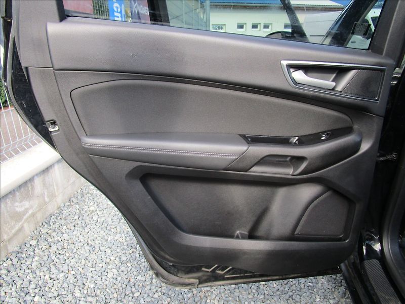 Ford S-MAX 1.5 EcoBoost, aut. klima, LED - fotka 32 z 44