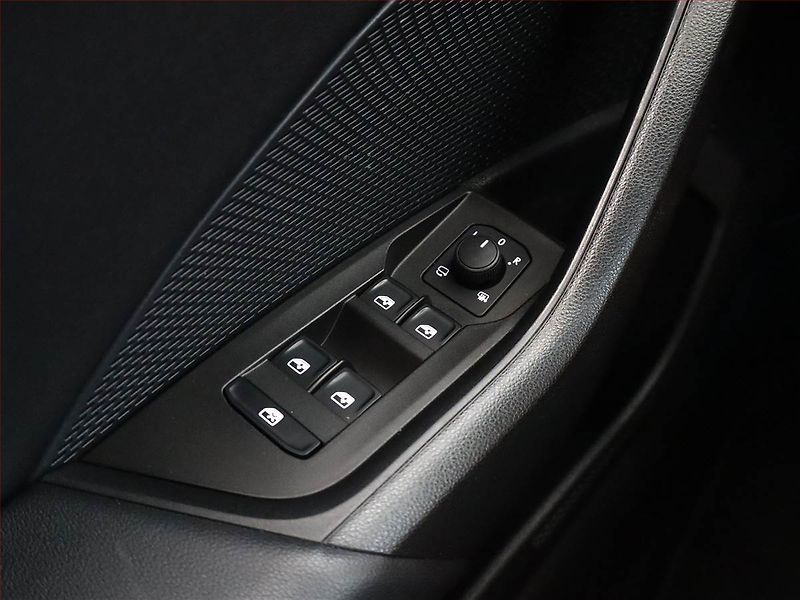 Škoda Octavia (2024) 2.0 TDI - fotka 19 z 19