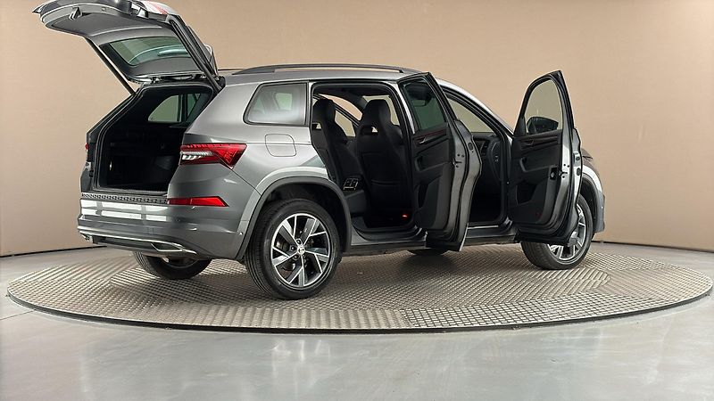 Škoda Kodiaq 2.0 TDI DSG 4x4 Sportline Excl - fotka 6 z 32
