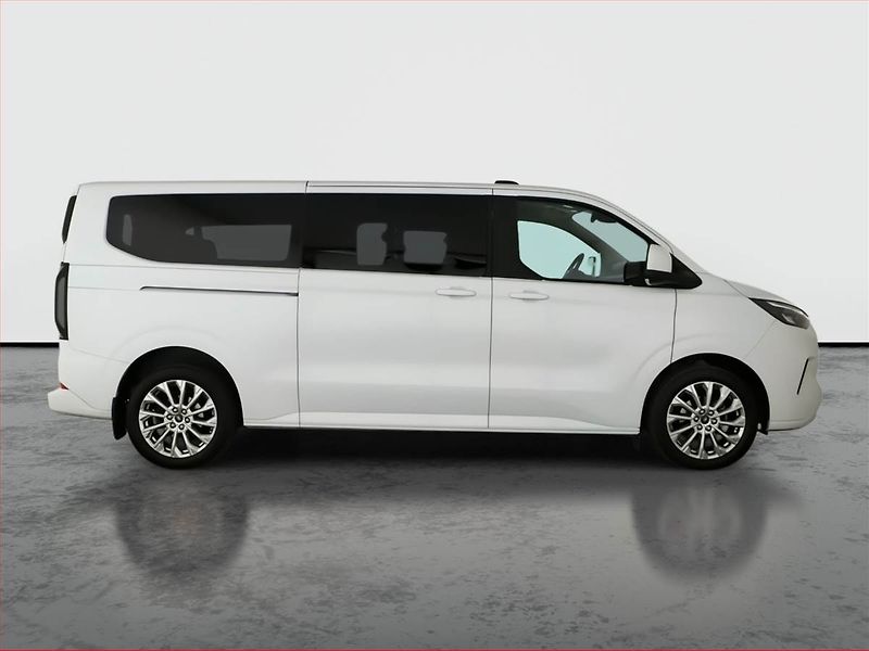 Ford Tourneo Custom (2024) 2.0 EcoBlue - fotka 6 z 21