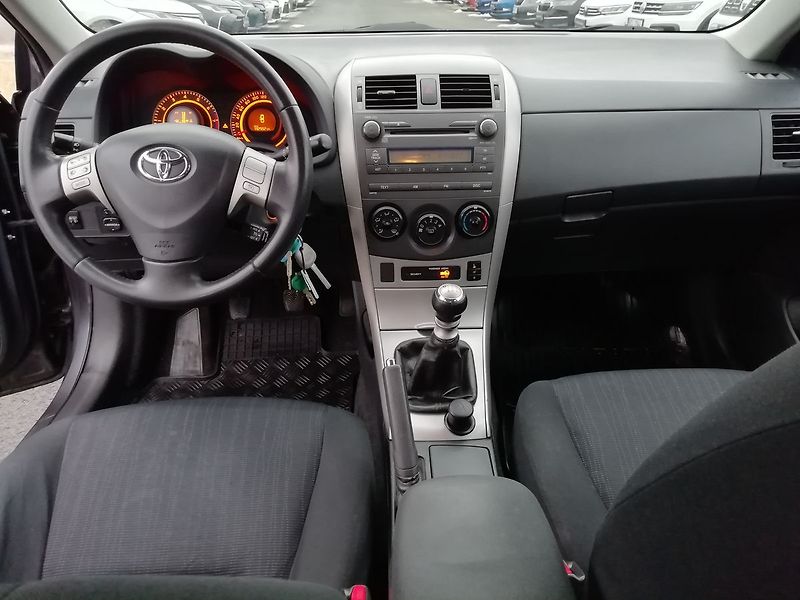 Toyota Corolla 1,6 Valvematic Sol 97 kW - fotka 7 z 14
