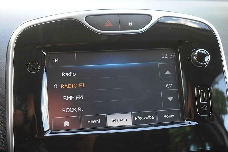 Renault Clio jezdí dobře jak na kvalitním, tak i na horším povrchu.