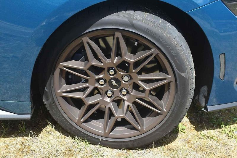Ford Mustang Convertible - I v sedmé generaci neztrácí svůj půvab.