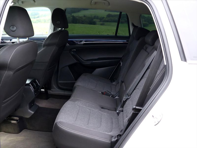 Škoda Kodiaq 2,0 TDI 140kW DSG 4x4 CZ Style - fotka 10 z 25