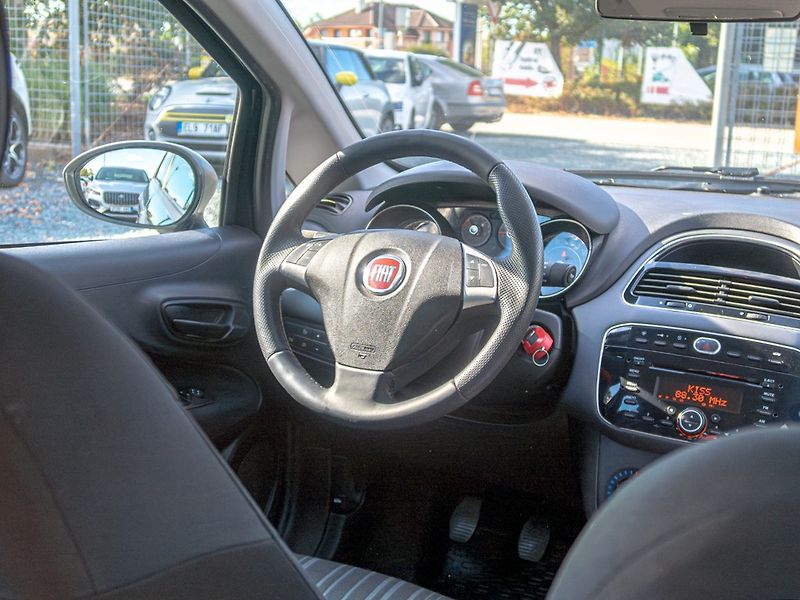Fiat Punto Evo (2011) 1.4i 55KW – PO VELKÉ SERVISU - fotka 12 z 39