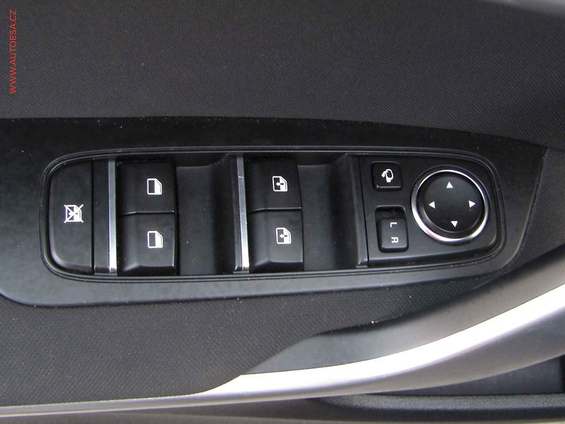 Kia Ceed (2020) 1.4 T-GDi, 2.maj,ČR, AT - fotka 11 z 20