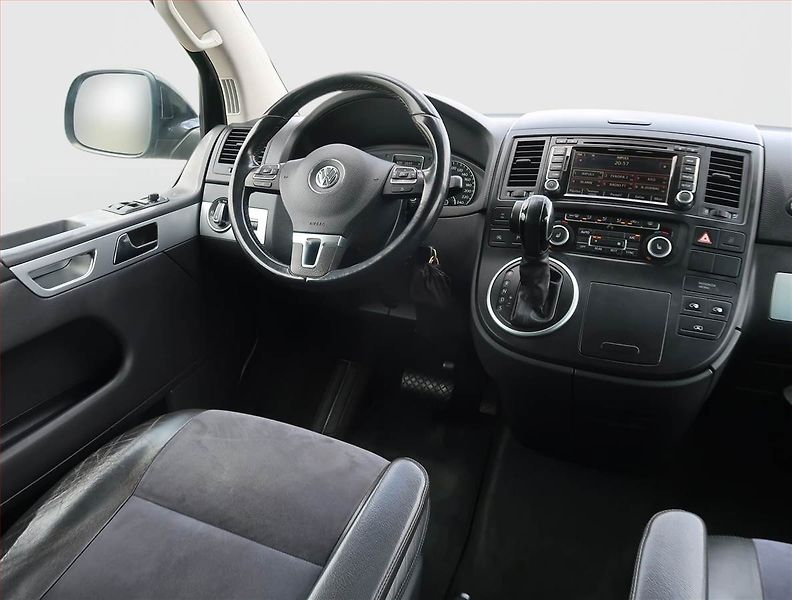 Volkswagen Multivan (2013) Highline 2.0 TDI 4Motion, ČR - fotka 7 z 24