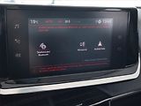 Peugeot 2008 (2021) 1.2 PureTech, Automat - náhled 21