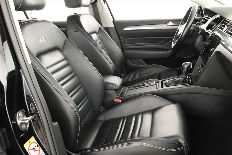 Volkswagen Passat (2020) R-Line 2.0 TDI - fotka 7 z 19