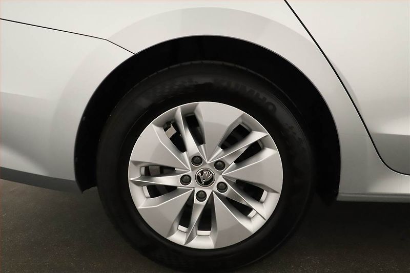 Škoda Octavia (2022) Ambition 1.0 TSI e-tec - fotka 16 z 16