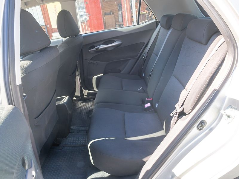 Toyota Auris (2007) ČR 1.4D 66KW – 2x KOLA - fotka 29 z 41
