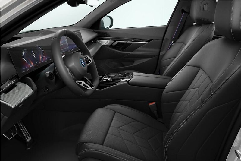 BMW i5 xDrive40 - fotka 3 z 4
