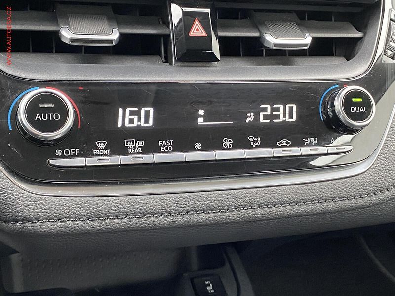 Toyota Corolla (2023) 1.5 VVT-i, ČR, Comfort - fotka 16 z 20