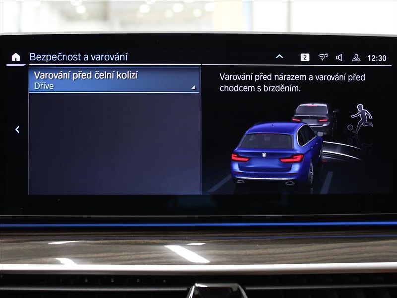 BMW Řada 5 530e xDrive Luxury Pano.ČR   2 - fotka 13 z 28