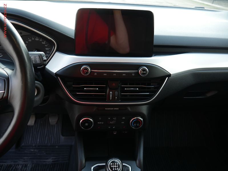 Ford Focus (2019) 1.5TDCi, ČR, LED, AC - fotka 11 z 19