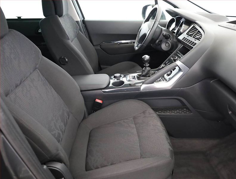 Peugeot 3008 (2012) 1.6 THP, udržované - fotka 7 z 16