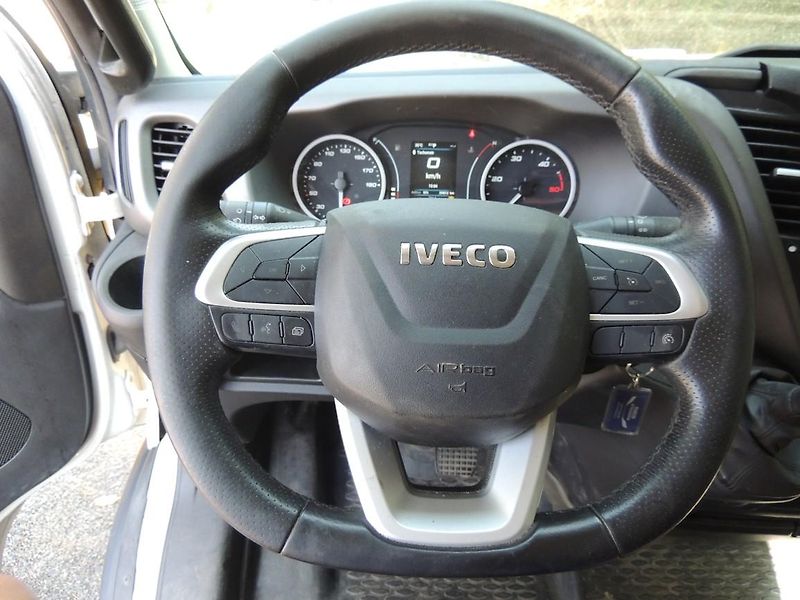 Iveco Daily (2022) 3.0D,129kw,automat,ČR,1.maj. - fotka 11 z 19