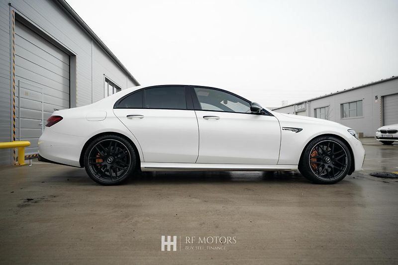 Mercedes-Benz Třídy E (2022) AMG E63 S 4MATIC 450kW - fotka 9 z 56