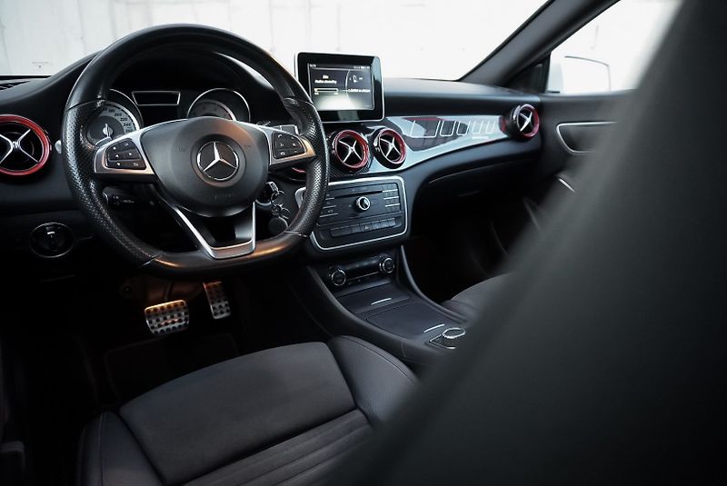 Mercedes-Benz CLA 250 160kW AMG - fotka 18 z 31