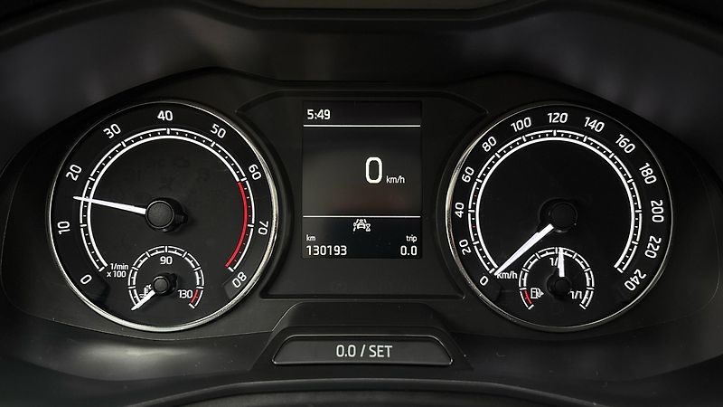 Škoda Scala 1.0 TSI Ambition - fotka 10 z 23