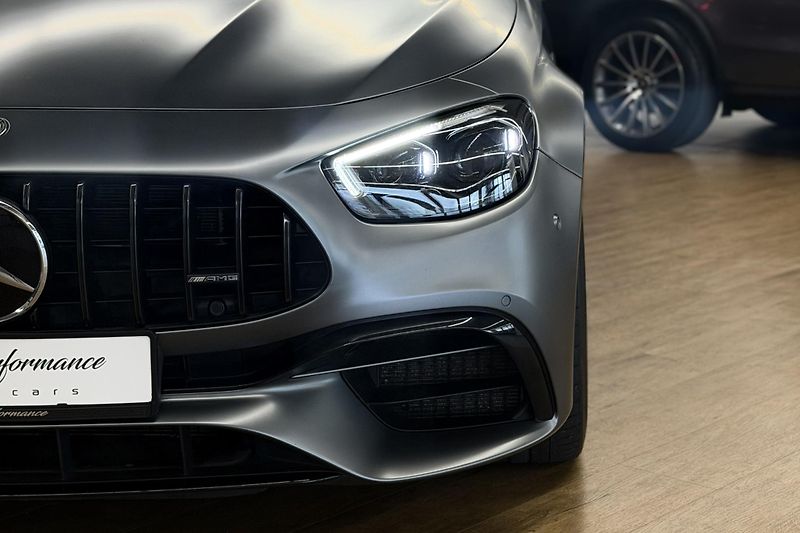 Mercedes-Benz Třídy E (2021) E 63s AMG 4Matic+ V8 Biturbo - fotka 12 z 124