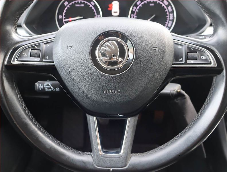 Škoda Superb (2018) Ambition 1.6 TDI, Bi-Xenony - fotka 20 z 20