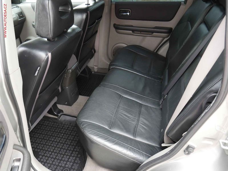 Nissan X-Trail (2004) 2.2 dCi, ČR - fotka 10 z 18