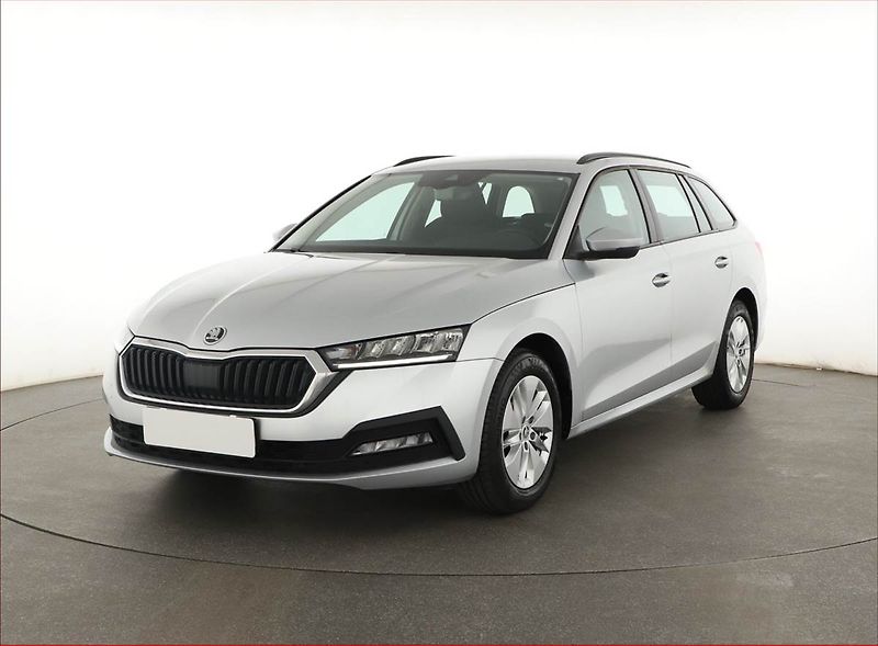 Škoda Octavia (2023) Ambition 2.0 TDI, ČR,1.maj - fotka 2 z 19