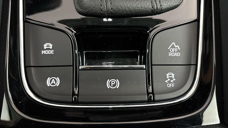Škoda Karoq 2.0 TDI DSG 4x4 Scout - fotka 24 z 30