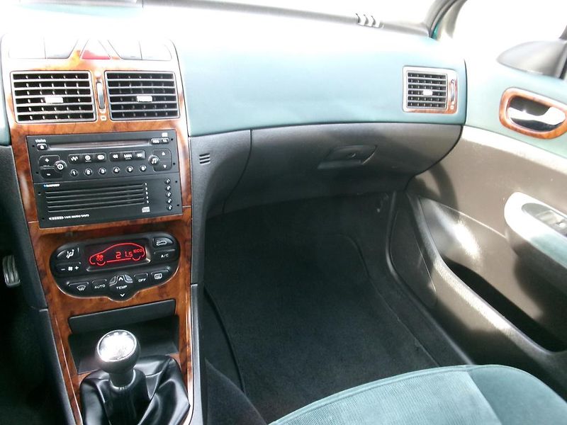 Peugeot 307 (2001) 1.6i  XT - fotka 10 z 10