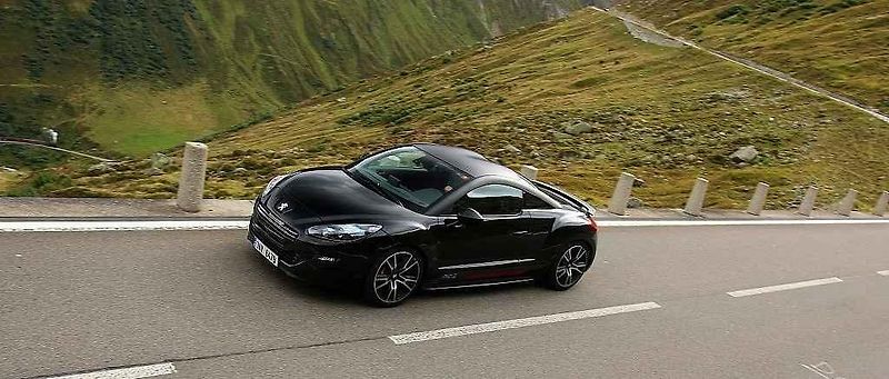 Grimsel Pass, v pozadí parádní Furka Pass