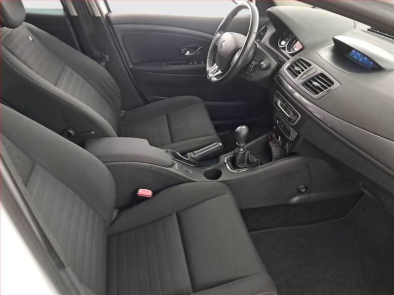 Renault Mégane (2015) Limited 1.5 dCi, Serv.kniha - fotka 9 z 16