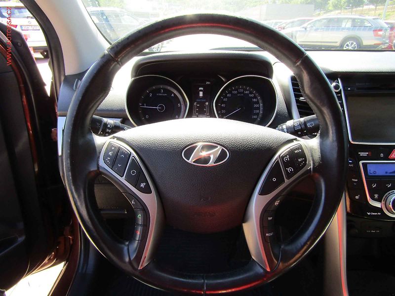Hyundai i30 (2012) 1.6 CRDI, STK4/28 - fotka 10 z 22