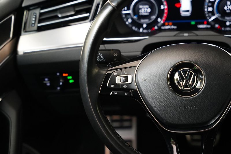 Volkswagen Passat - fotka 15 z 26