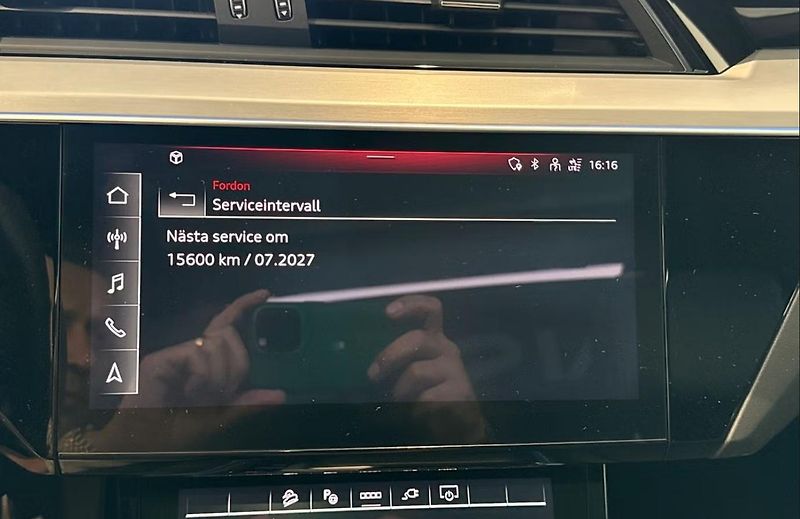 Audi Q8 e-tron 55 Q SoH 97% 360k Pano Tažné - fotka 26 z 34