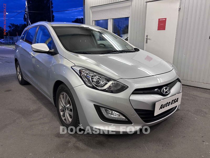 Hyundai i30 (2013) 1.6 CRDi, autoAC, temp - fotka 1 z 3