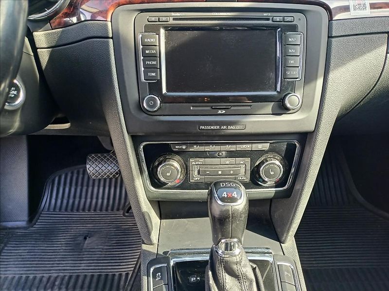 Škoda Superb 2,0   DSG 4x4 - fotka 10 z 13