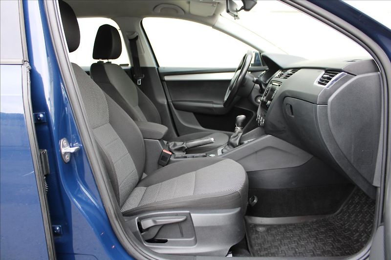 Škoda Octavia 1.6 TDI/81 kW/Ambition/ CZ - fotka 26 z 39