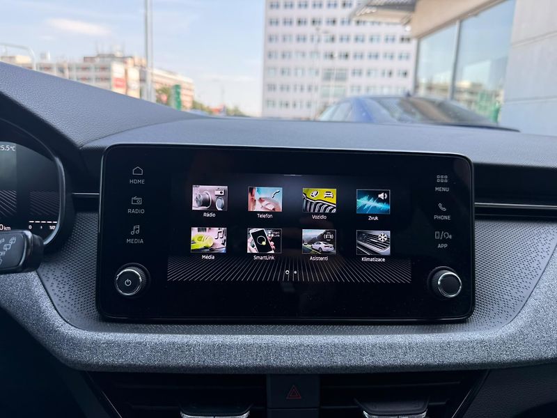 Škoda Kamiq Selection 1.0 TSI 85kw - fotka 13 z 25