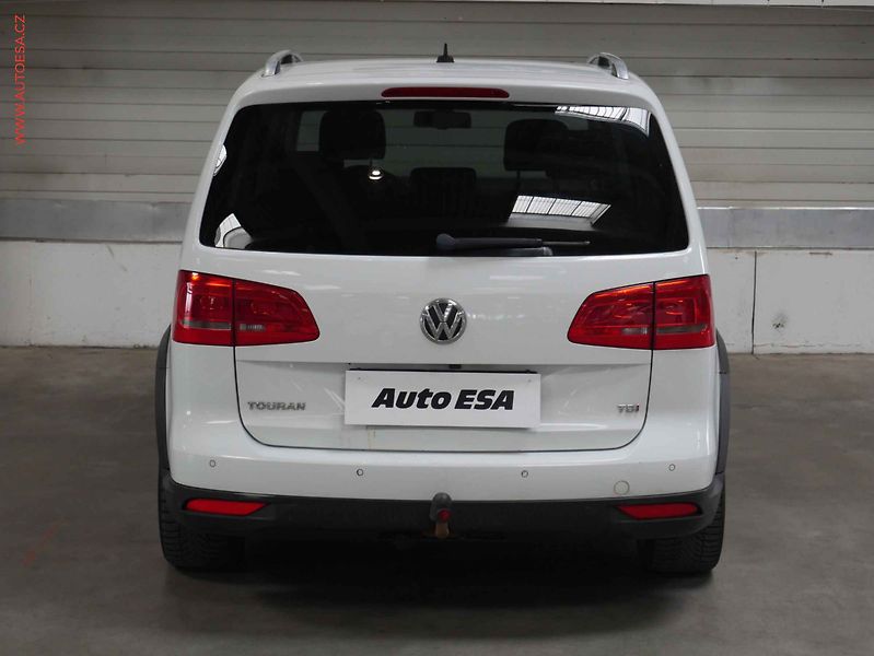 Volkswagen Touran (2014) 1.6 TDi, ČR, STK7/28 - fotka 5 z 20