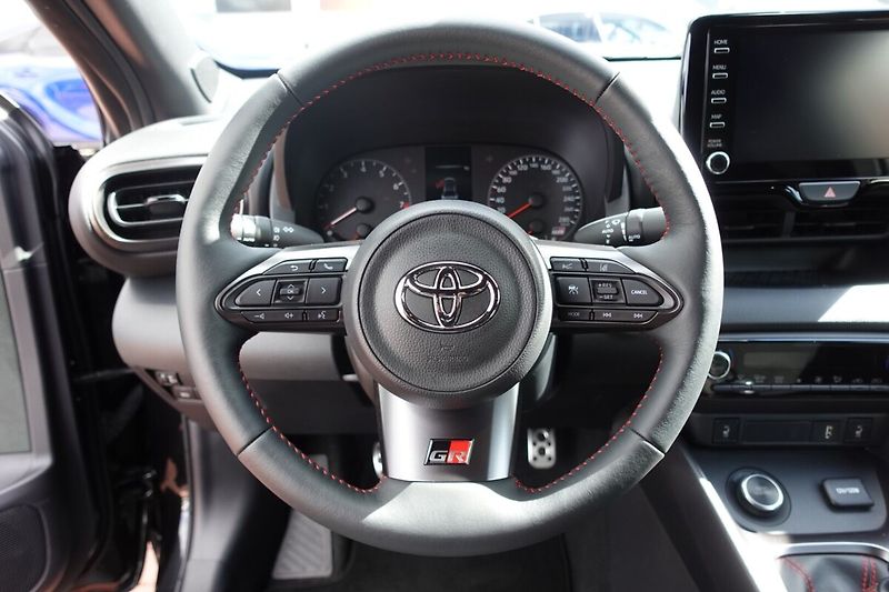 Toyota GR Yaris 1,6 Turbo Dynamic + Sport AWD - fotka 17 z 29