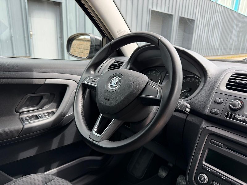 Škoda Fabia 1,2 TSI Ambition / servis.kn. - fotka 19 z 23