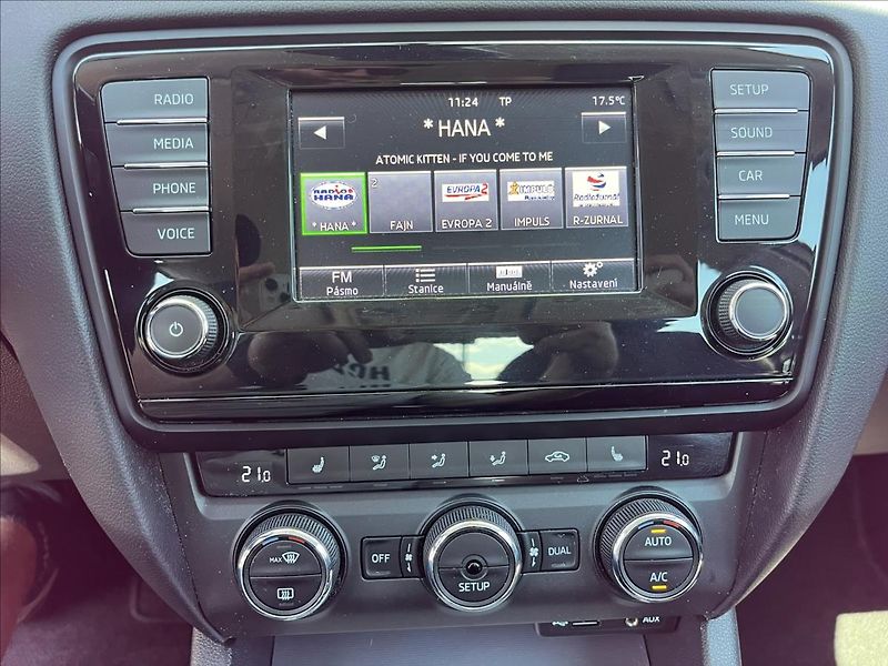 Škoda Octavia 1,4 TSi 103 kw Elegance  Xenon - fotka 18 z 46