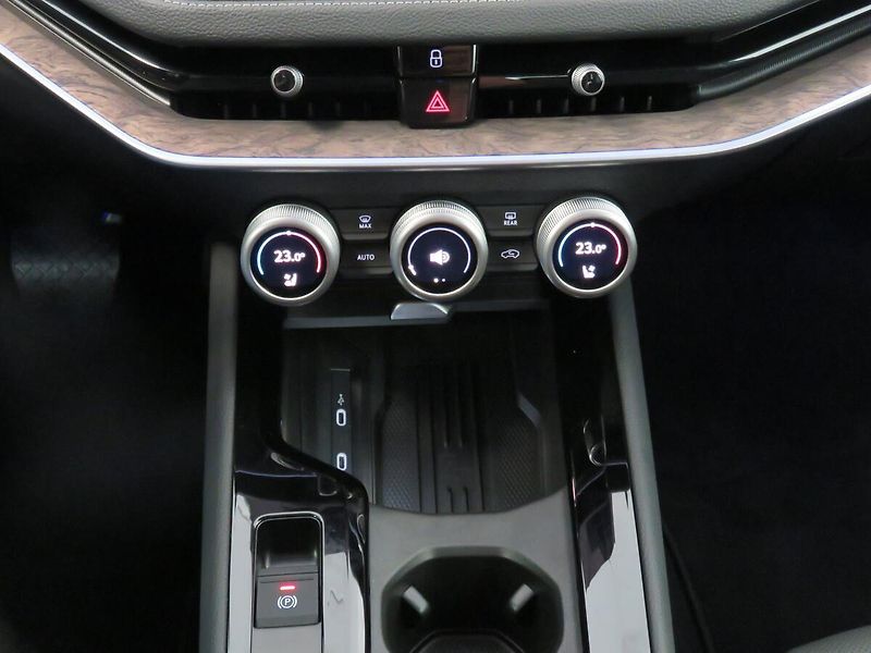 Škoda Superb - fotka 19 z 30