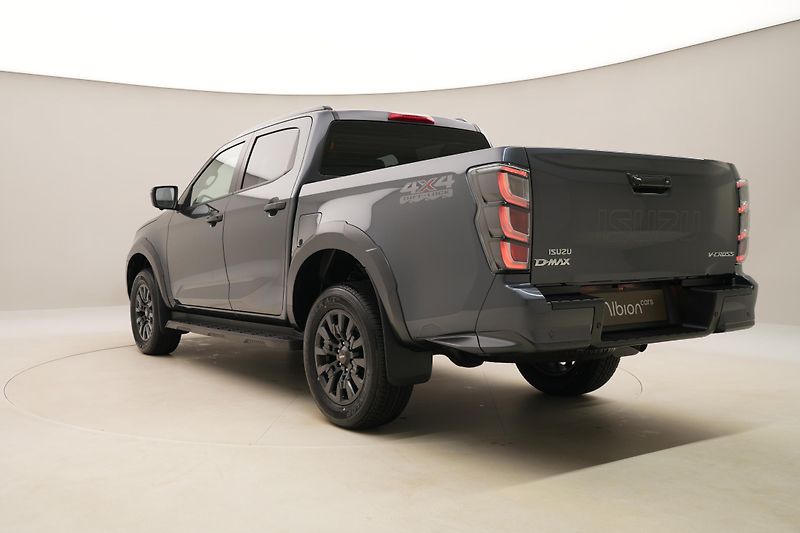 Isuzu D-Max (2026) Double Cab 2,2 V-Cross 4x4 AUT - fotka 3 z 27