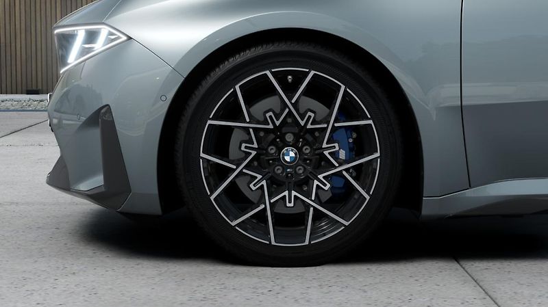 BMW Řada 3 i3 50 xDrive - fotka 8 z 14