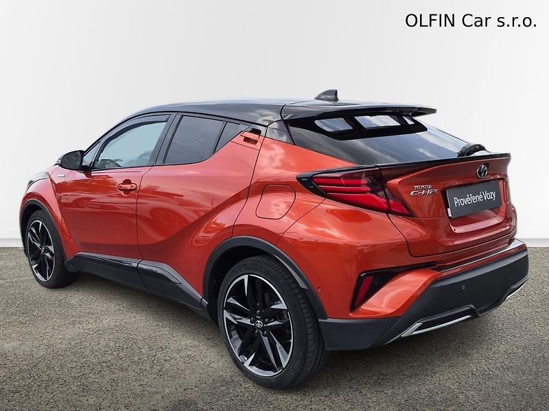 Toyota C-HR GR-Sport 2.0 Hybrid E-CVT - fotka 4 z 21