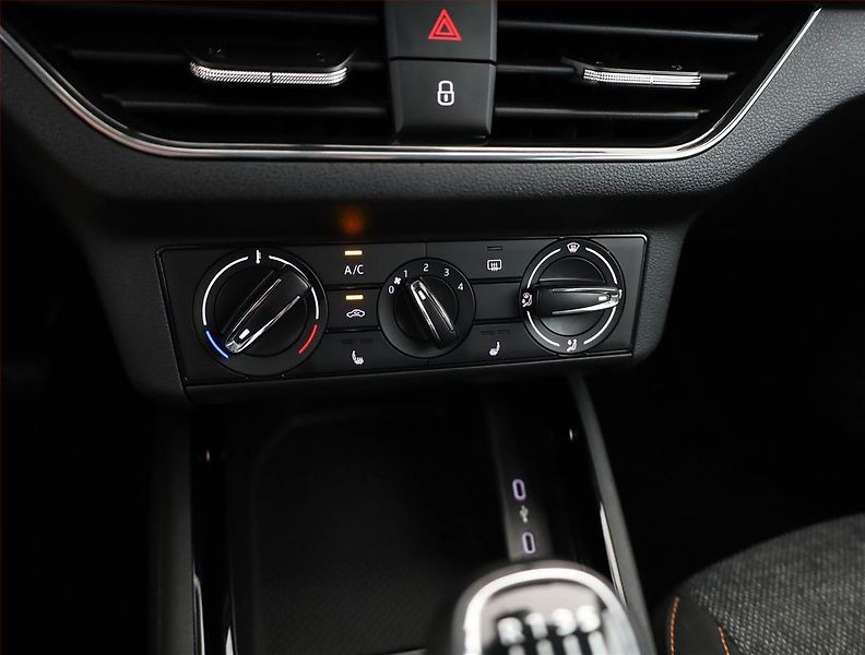 Škoda Kamiq (2021) Ambition 1.0 TSI, Serv.kniha - fotka 10 z 14