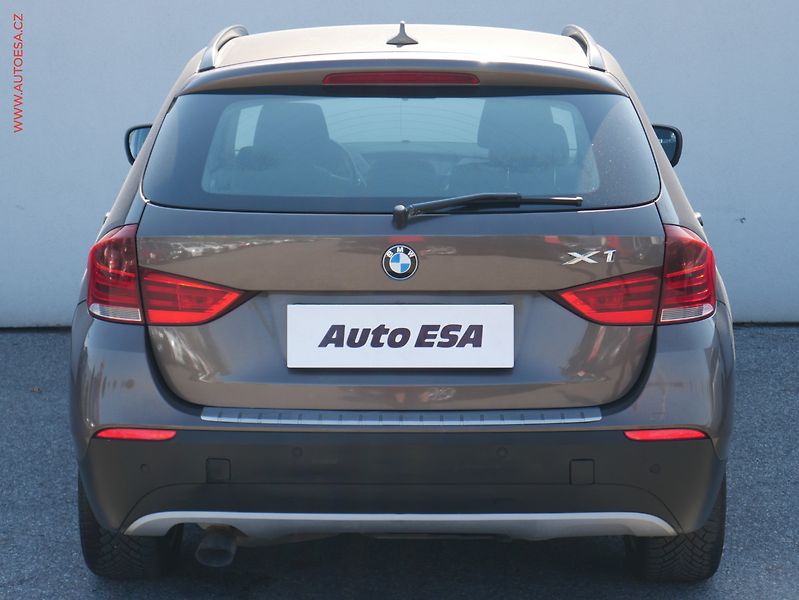 BMW X1 (2012) 2.0 D xDrive 20d, ČR, AT, AC - fotka 5 z 24