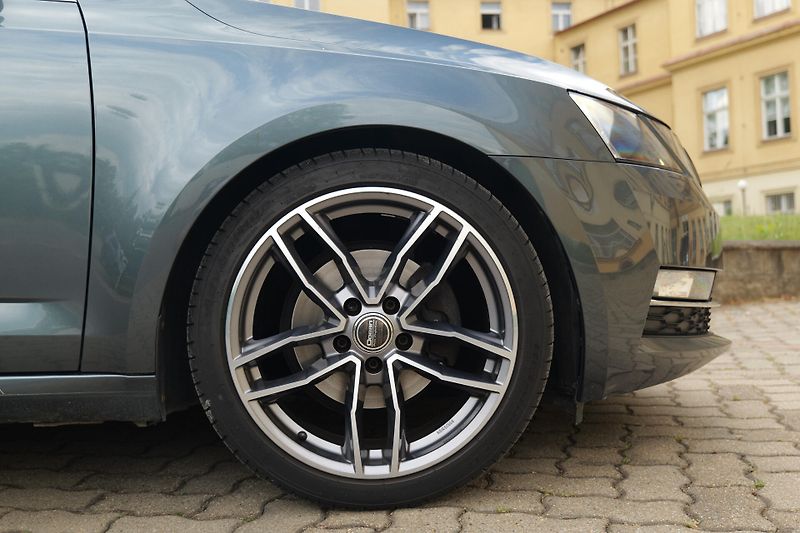 Škoda Octavia 1.4 TSI 110 kW Tažné CarPlay - fotka 9 z 31